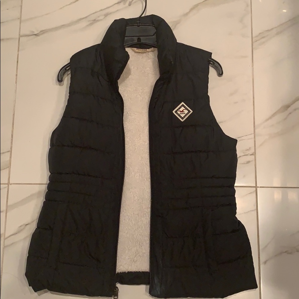Hollister Black With Fur Women’s Vest